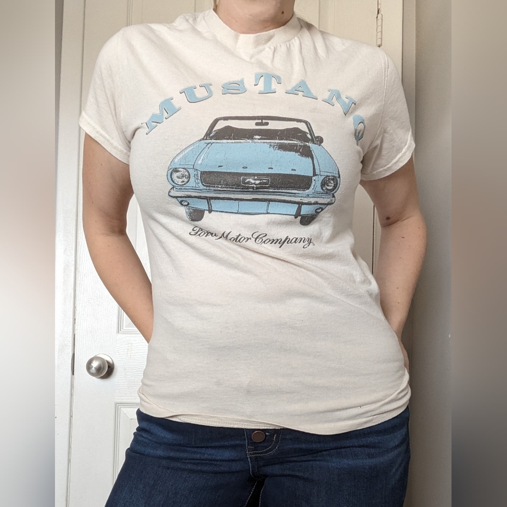 Ford Mustang T-Shirt, White and Blue Size Small